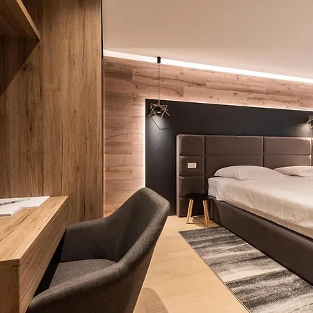 5-star Luxury Penthouse Hedera Apartment *