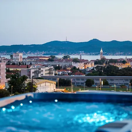 5-star Luxury Penthouse Hedera Apartment *