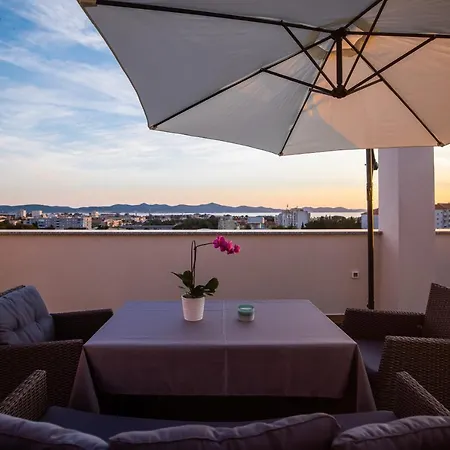5-star Luxury Penthouse Hedera Apartment